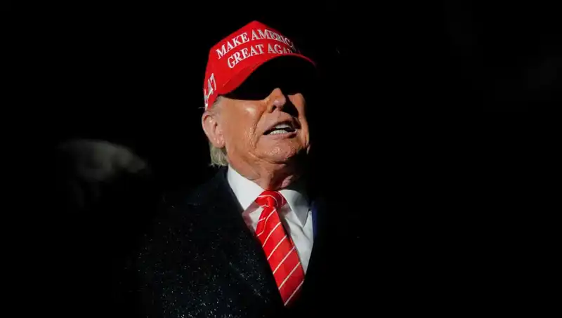 Yüksek Mahkeme’den Trump’a Tarihi Yetki: Göçmenlerin Yasal Statüsünü İptal Edebilir!
