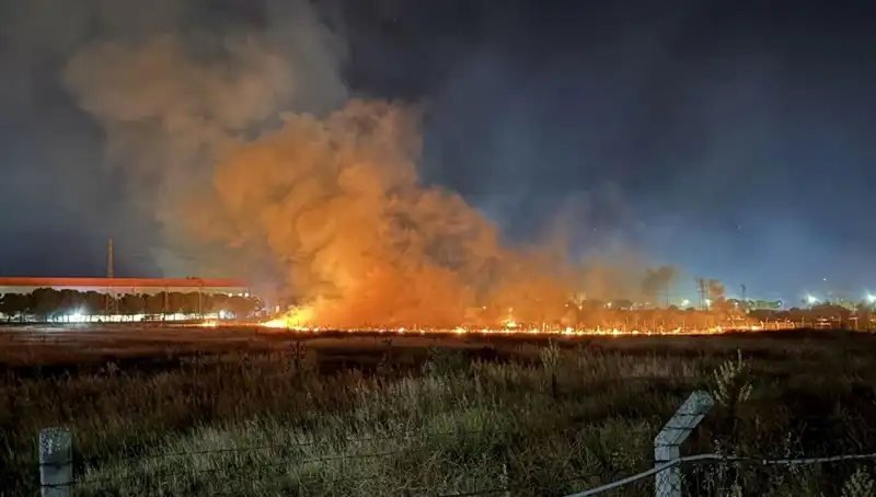 İzmir’de Gece Yarısı Yangını, Panik ve Kaosa Neden Oldu