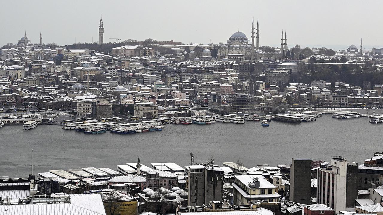 İstanbul'a Beklenen Kar Geldi