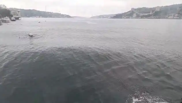 İstanbul Boğazı’nda Yükselen Dalgalar, Hayatı Olumsuz Etkiledi