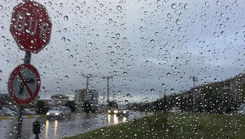 Meteoroloji 20 İli Uyardı: Sıcaklıklar Düşüyor, Sağanak Yağış Kapıda!