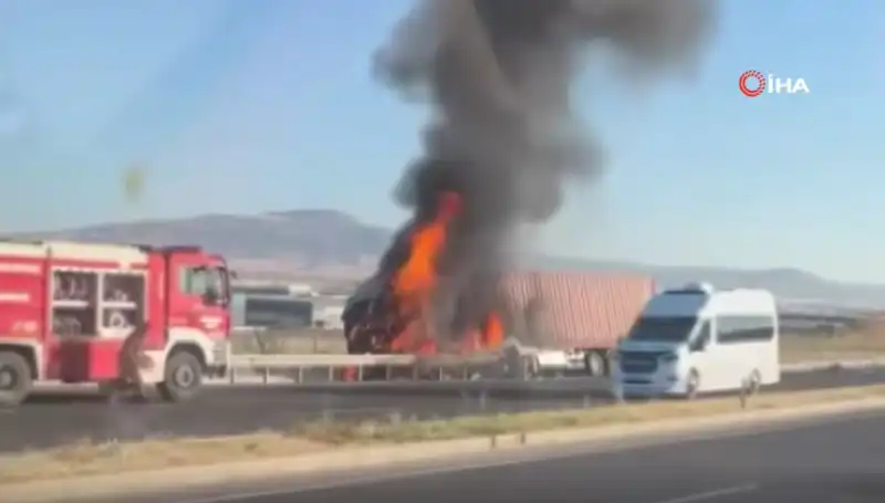 Ankara'da TIR Faciası: Yangın Korkunç Manzaralarla Sonuçlandı