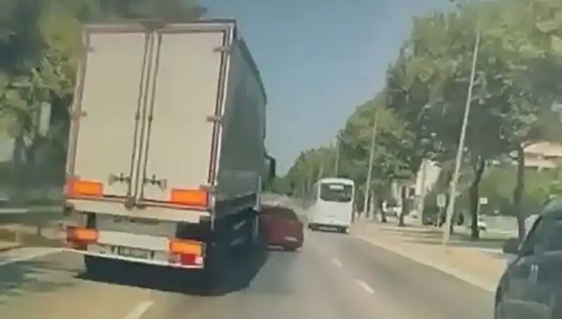 Bursa'da Kör Nokta Kazası: Riskli Alanlar ve Çözüm Önerileri