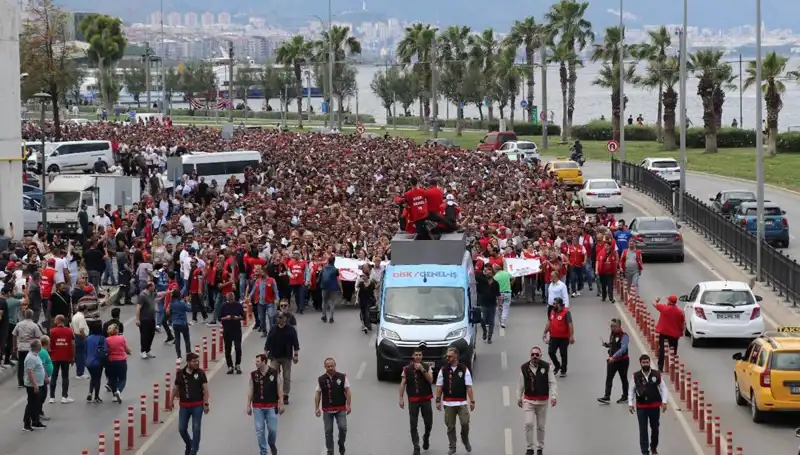 İzmir'de Grevde Tansiyon Yükseliyor: 4. Günde Olaylar Gelişmeye Devam Ediyor