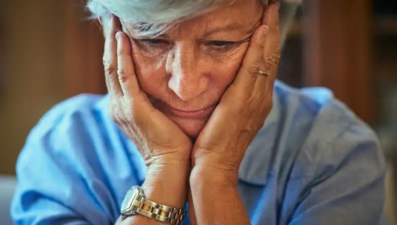 40’lı Yaşlarındaki Alzheimer: Stresin Gizli Etkisi ve Uyarı İşaretleri