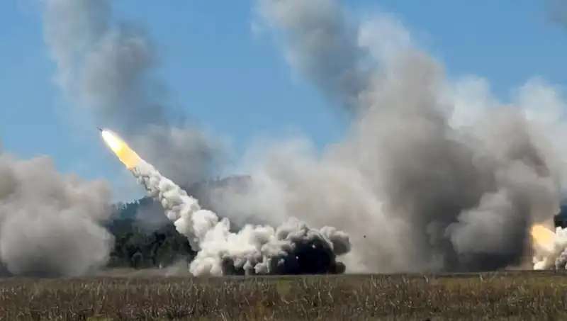 Avustralya'nın Askeri Gücünde Bir Dönüm Noktası: HIMARS Atışı Yapıldı