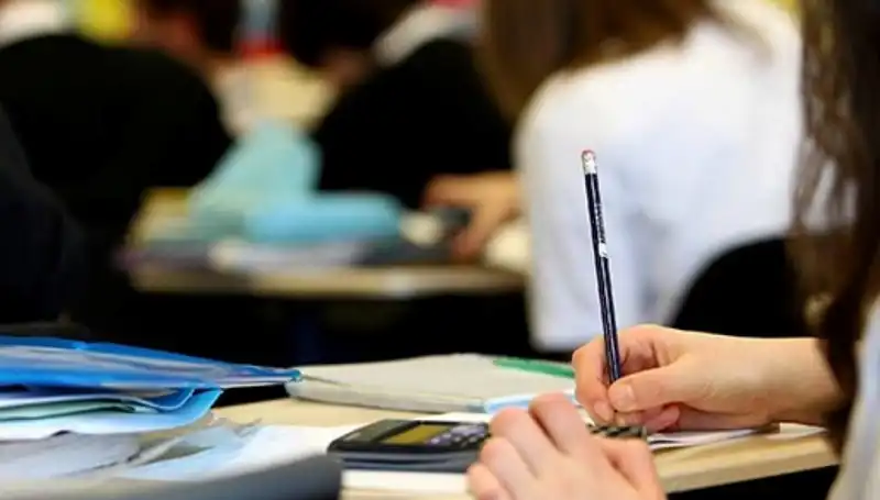 Üniversite Kontenjanlarında Düşüş: Gençlerin Eğitim Tercihleri Nereye Gidiyor?