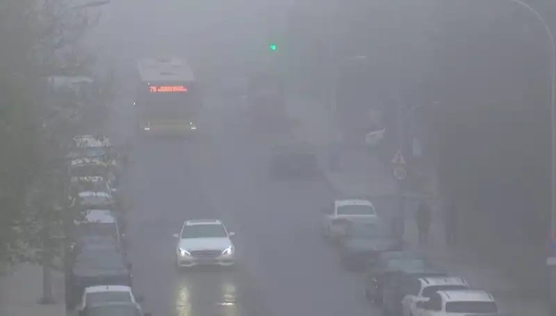 İstanbul'da Sis Perdesi: Görüş Mesafesi Düşünce Hayat Durma Noktasına Geldi