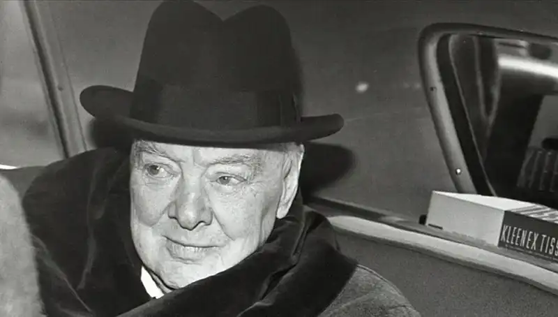 Churchill’ün Bekar Evi Satışta: Tarihi Konut Yeni Sahibini Bekliyor