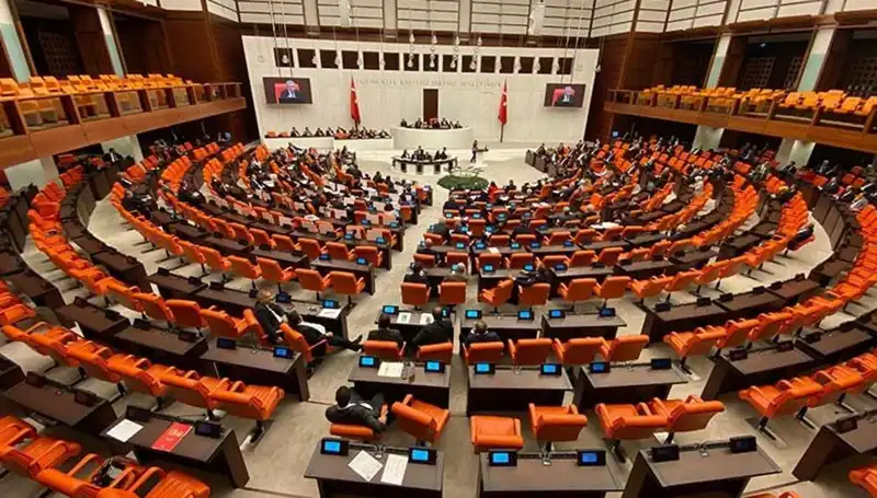 Emekli İkramiyesi 4 Bin TL Oluyor! İlk Adım TBMM'den Geldi