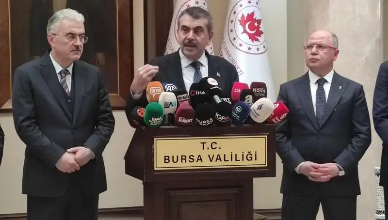 Bakan Tekin, Protesto Yapan Çalışanları Uyardı: Cezai Süreçler Başlayabilir