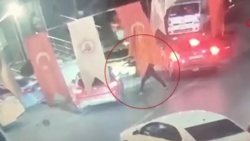 Kağıthane'de Sokak Ortasında Korkunç Cinayet: Genç Adam Kurşun Yağmuruna Tutuldu