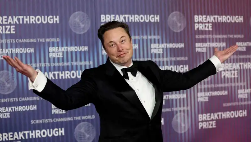 Elon Musk X'in Mesajlaşma Uygulamasını Tanıttı: Flört Sitesine Dönüşüyor Mu?