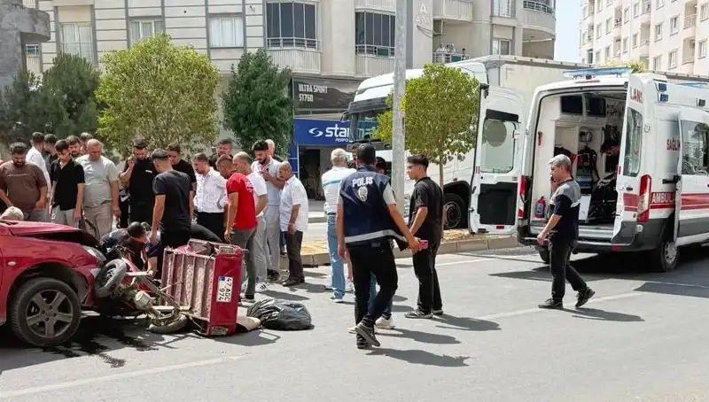Mardin’de Trafik Kazasında İki Kişi Yaralandı: Olay Anı ve Detaylar