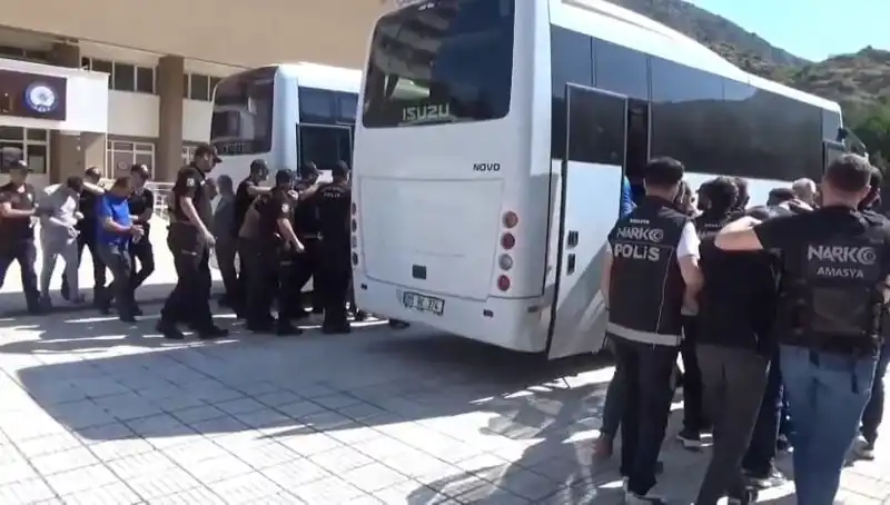 Amasya'da Büyük Uyuşturucu Operasyonu: 13 Kişi Tutuklandı