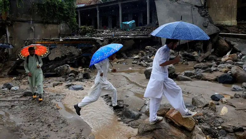Pakistan'ı Vuran Sel Felaketi: DSÖ Acil Tıbbi Malzeme Gönderiyor