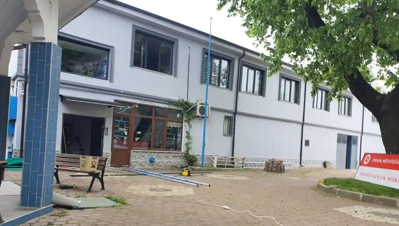İş Güvenliği İhlali: Tabela Takarken 3 Metreden Düşen İşçi Hayatını Kaybetti