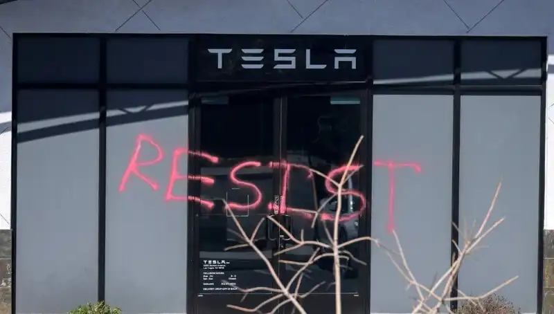 FBI, Tesla Saldırılarına Karşı Özel Görev Gücü Oluşturdu