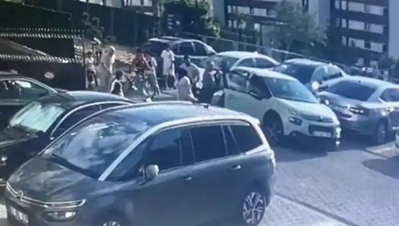 Eşi ve Yakınlarını Ezdikten Sonra Kaçan Şahsın Olayı Şok Etti